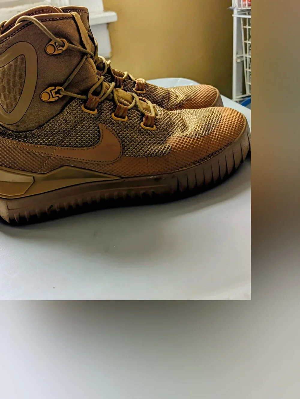 Nike Air Wild Mid Golden Beige Sneaker Boots